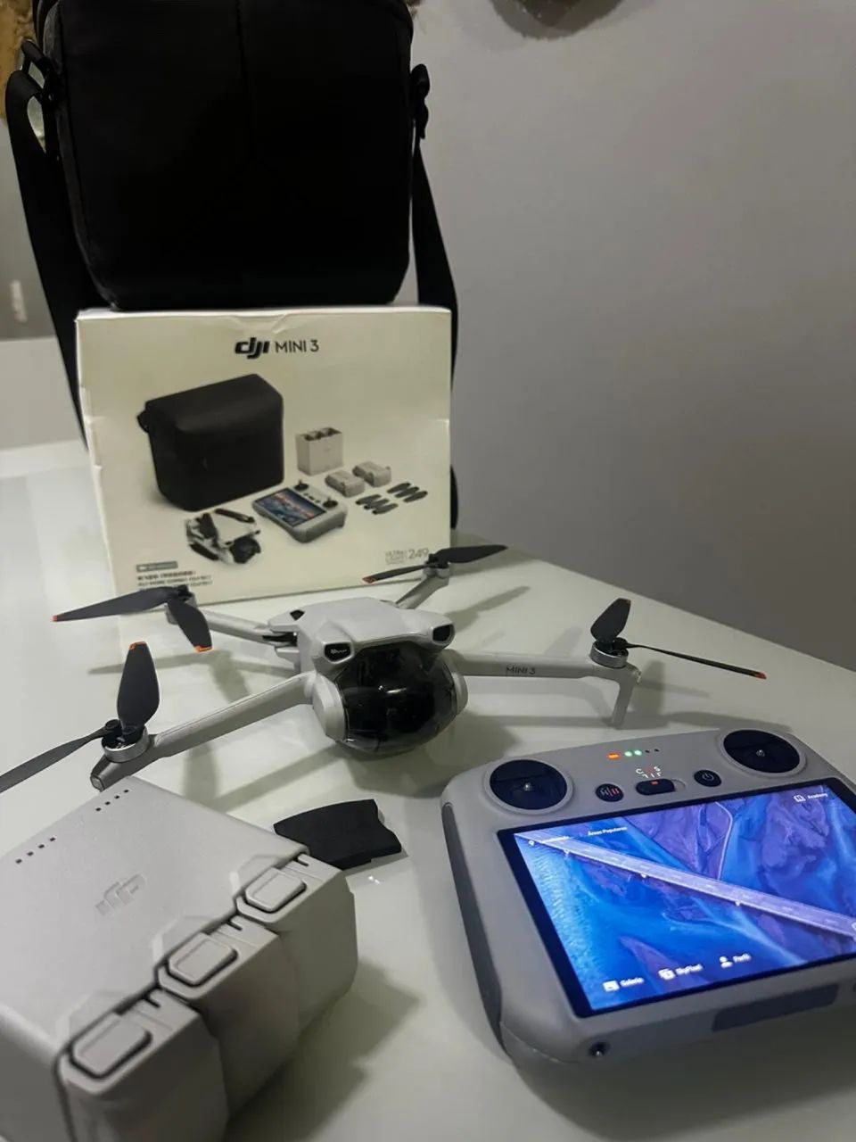 DJI Mini 3 Fly More Combo + Controle DJI RC (Tela Integrada)   - Foto 3