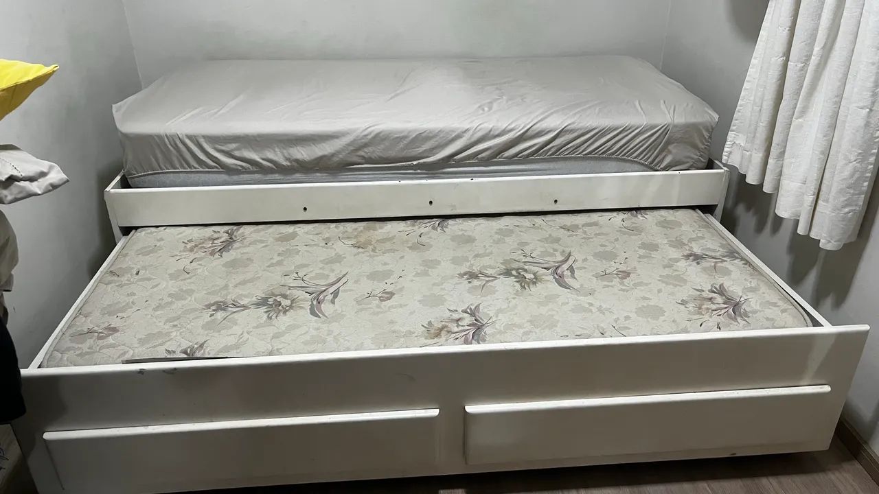 Cama/ bicama com 2 gavetas grandes + 2 colchões 