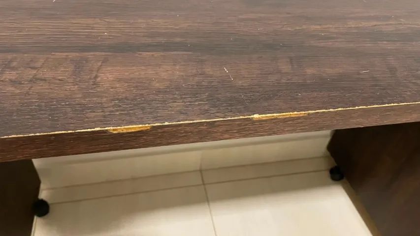 Mesa de Escritório 1,37m com Gaveta e Chave - R$ 150,00 - Foto 4