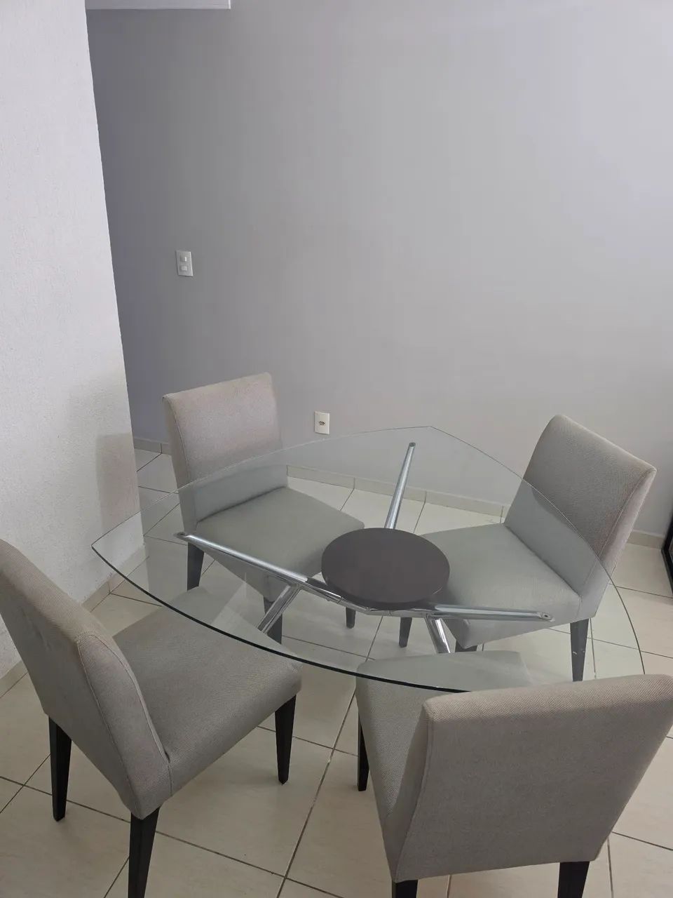 Mesa de jantar de vidro 4 lugares  - Foto 2