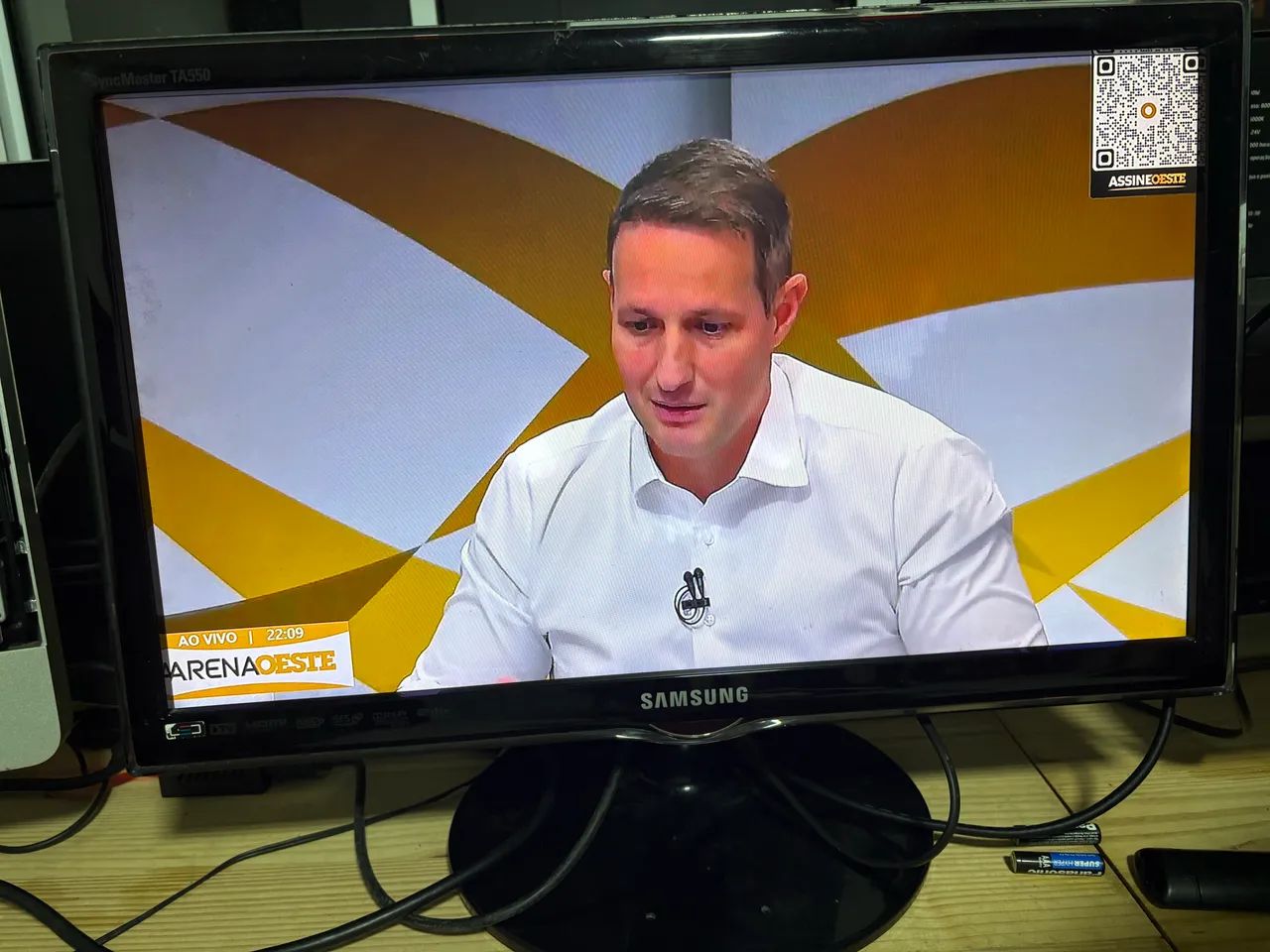 Tv Led 22 Pol Samsung ta550 aceito troca  - Foto 3