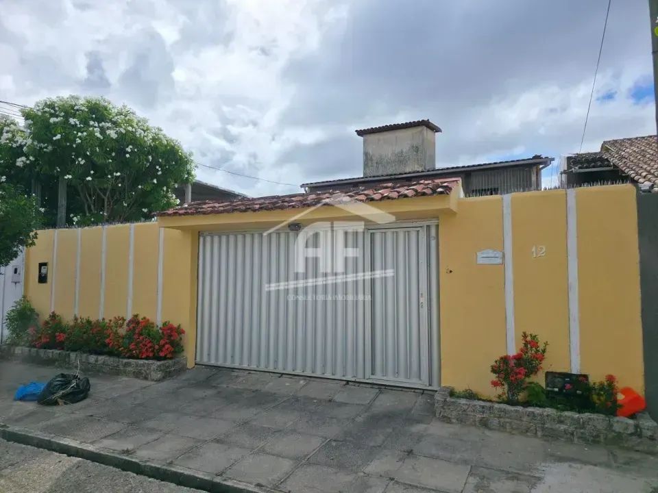 Ótima casa de 04 quartos (01 suíte) em terreno de 250m² no Petrópolis - Foto 2