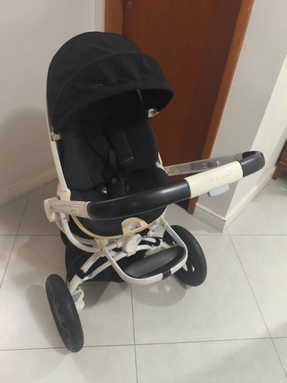 Carrinho de bebê quinny 