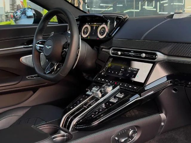 Aston Martin Vantage S Coupe 4.0 V8 680cv, foto 12 de 20