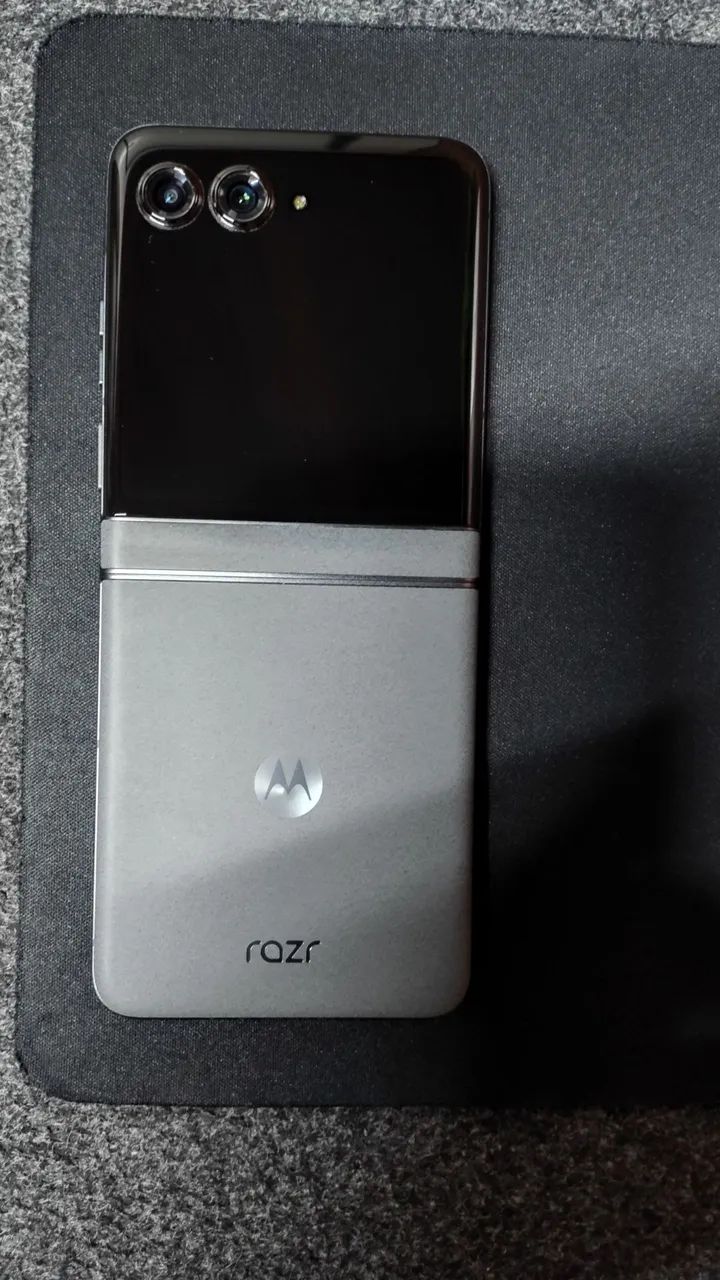 CELULAR MOTOROLA RAZR 50 5G 12 GB  - Foto 4
