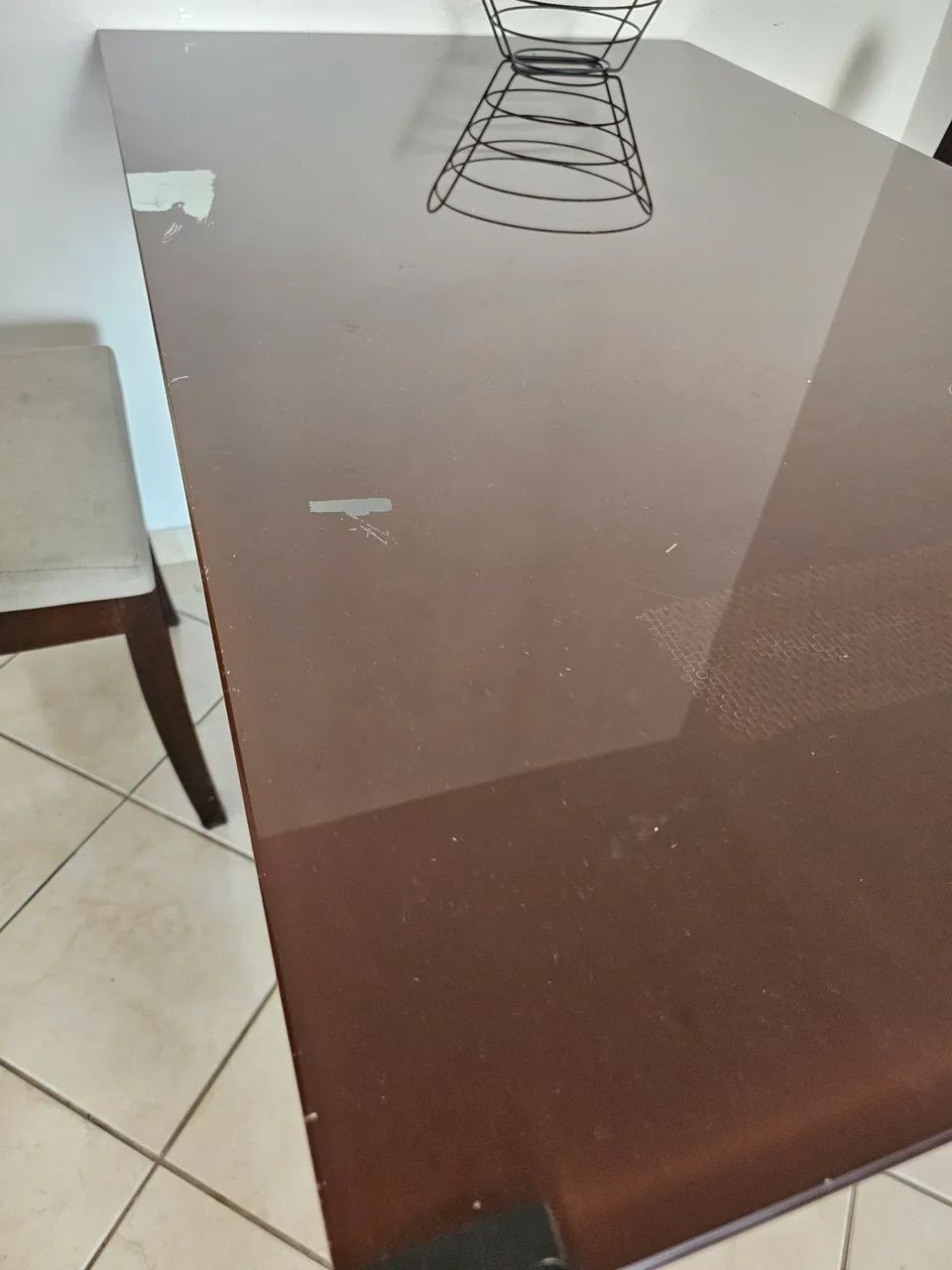 Mesa de jantar com tampo de vidro + 2 cadeiras estofadas - Foto 2