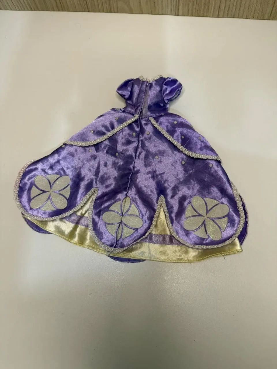Vestido Princesinha Sofia Disney para Boneca - Roxo Princesa - Foto 2