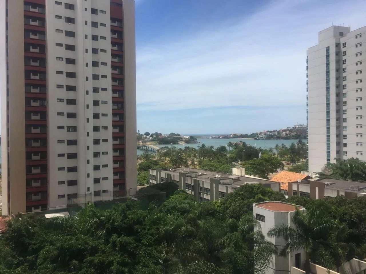 Quarto e Sala lindo e mobiliado com vista para o mar. 