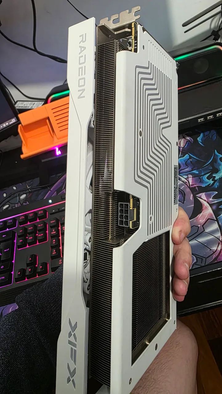Placa de Vídeo XFX RX 9060 XT - Foto 3