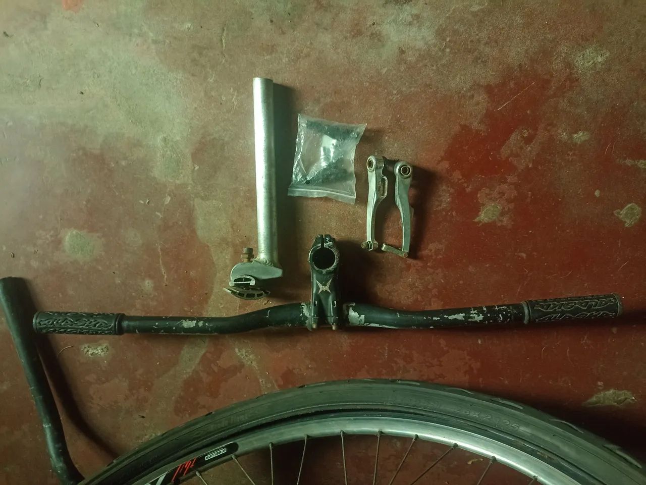 Bicicleta aro 26 e peças - Foto 2