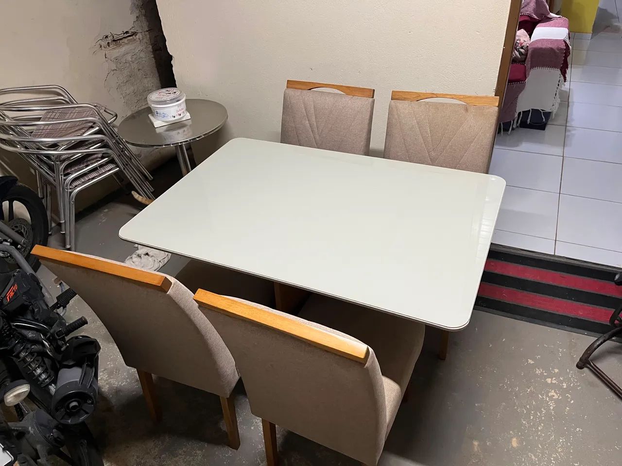 Mesa 4 cadeiras 