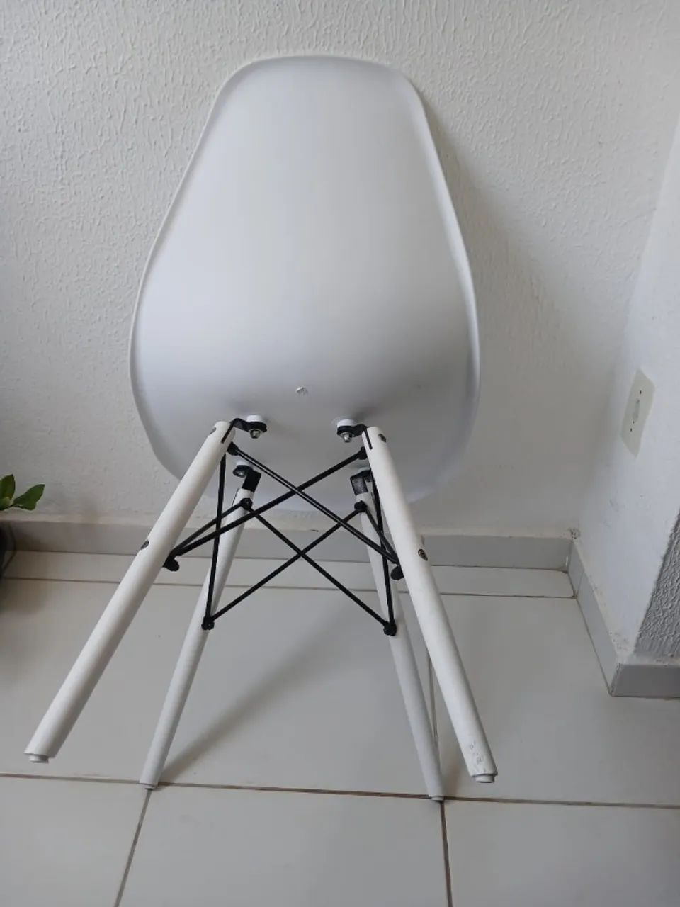 kit de cadeiras de plástico branca - Foto 3