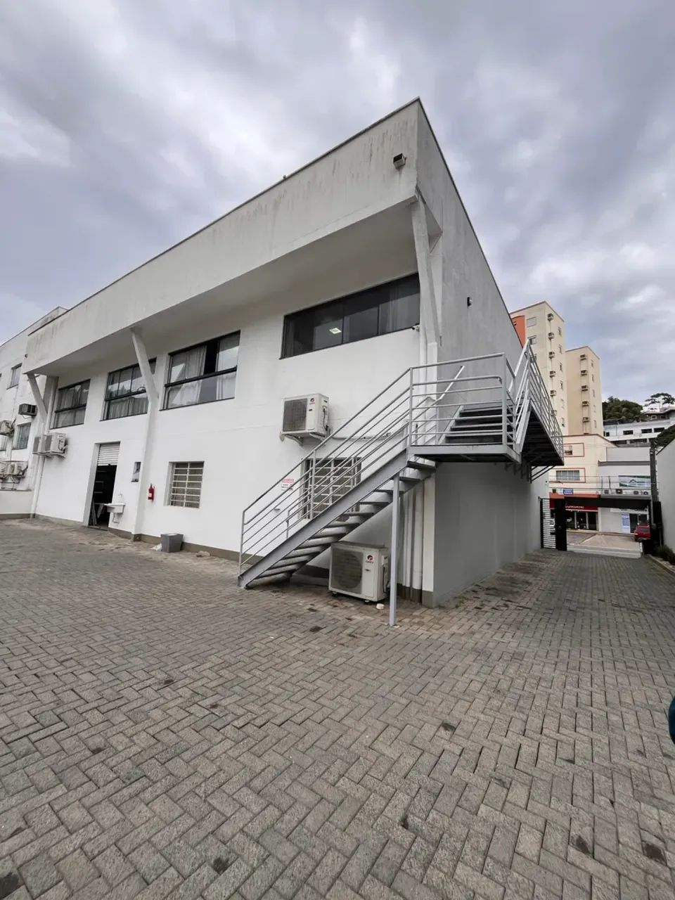 Bens a Venda Viacredi - Edifício Residencial e Comercial - Água Verde - Blumenau SC - Foto 3