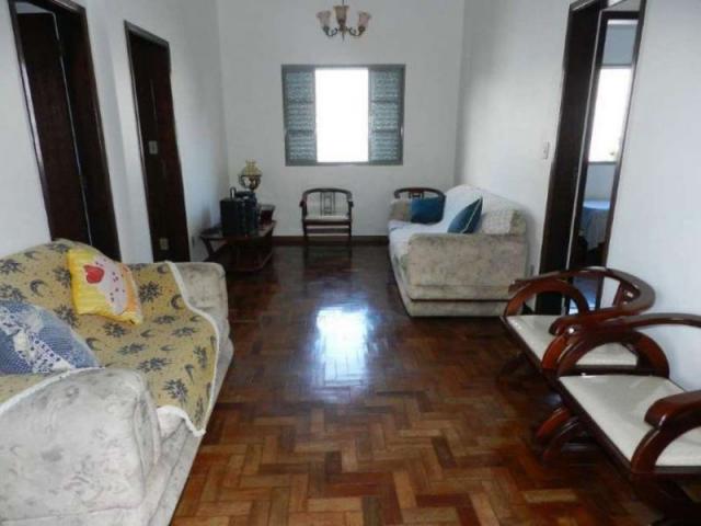 Casa em lote amplo, 3 quartos, quintal, 3 vagas - Foto 3