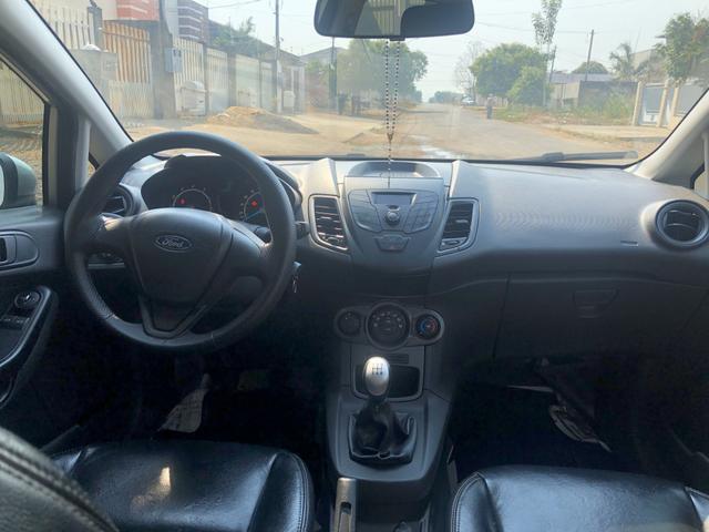 Vendo New Fiesta 1.5 S Hatch - ano 2015 - Foto 6