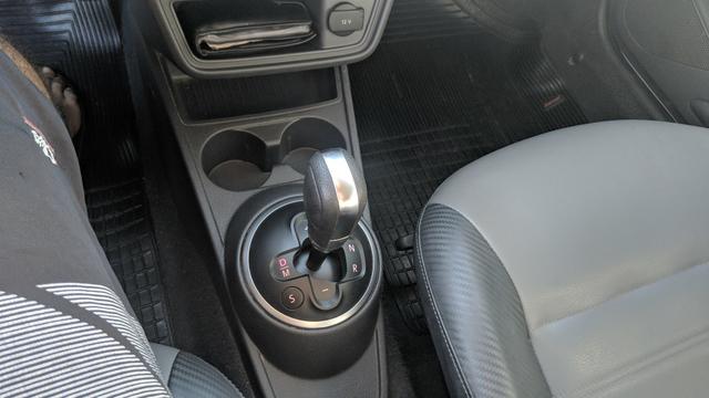 VW Voyage 1.6 Highline Automático 2015 - Foto 8
