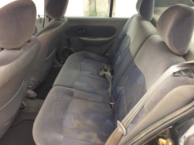 Clio Sedan 2002 - revisado - Foto 7