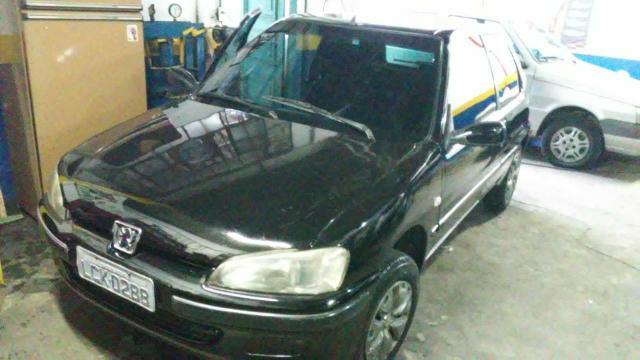 Peugeot 106 98/99 1.0 8 válvulas. Ar, vidros elétricos - Foto 10