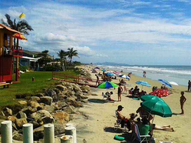 Apto temp. Itapoá, p/6 à 150m da praia, otima localização - Foto 9
