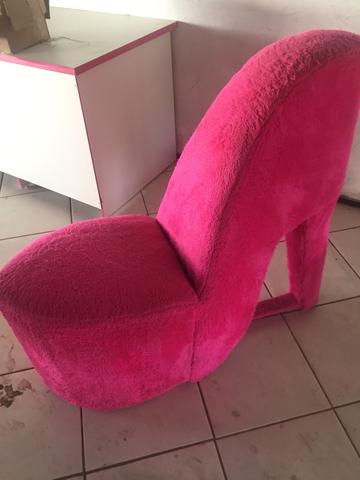 Vendo Poltronas em forma de sapato Semi Novas - Foto 3