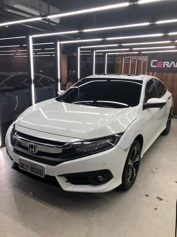 Honda Civic Touring - Novíssimo