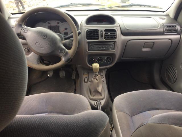 Clio Sedan 2002 - revisado - Foto 12