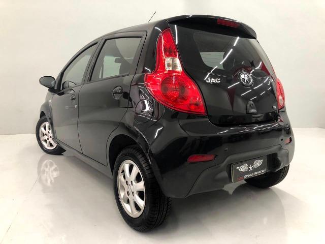 Jac J2 hatch preto 2014 1.4 16V 5p Mec completo - Foto 12
