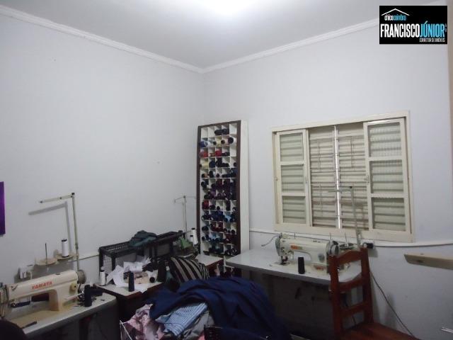 Casa no Setor Coimbra, 3 quartos (1 suíte), ótima localização, encostado no Hiper Moreira - Foto 15