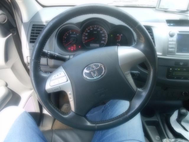TOYOTA HILUX CD SRV D4-D 4X4 3.0 TDI DIESEL AUT - Foto 13