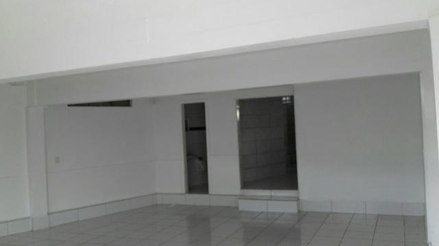 Aluga-se sala comercial + residência - Foto 4