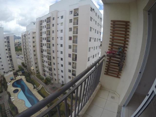 Lindo apartamento oitavo andar 2 quartos