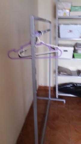 Vendo essa arara de roupa.