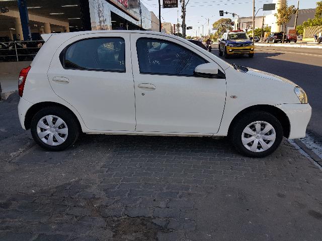Toyota Etios 1.3 X