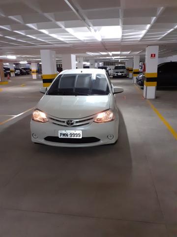 Etios Sedan X Modelo 2015