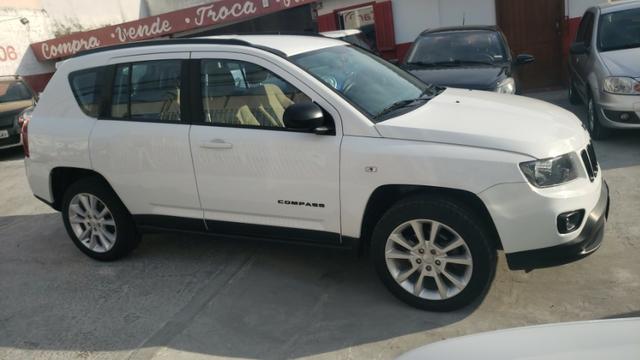 Jeep Compass Sport 2.0 2014 em excelente estado, 4 pneus ok - Foto 2