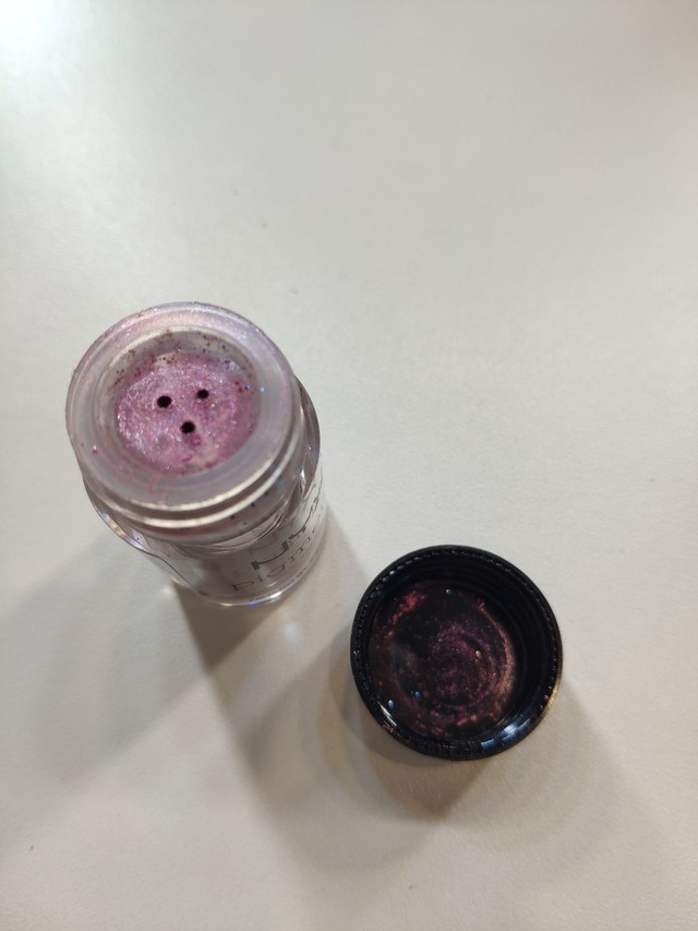 Pigmentos nyx nas cores: pig 18, 21, 09 