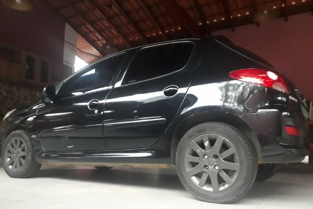 PEUGEOUT 207  6MIL ABAIXO DA TABELA 