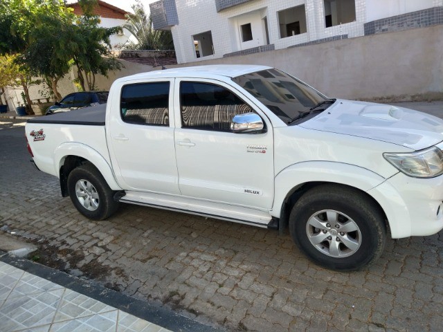 TOYOTA HILUX SRV 4X4 3.0 14/14 AUTOMÁTICA
