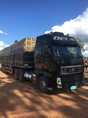 CAMINHAO VOLVO FH 460 ANO 2013