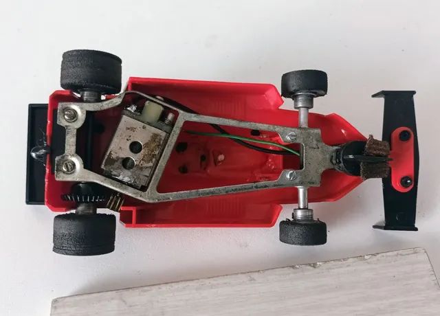 Vendo carro de autorama estrela Ferrari t4 - Foto 2