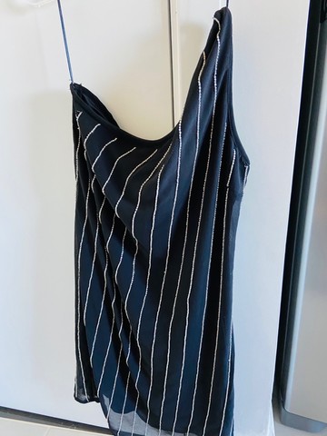 Vestido com pedrarias