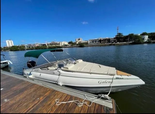 Lancha Real 22 pés cabinada