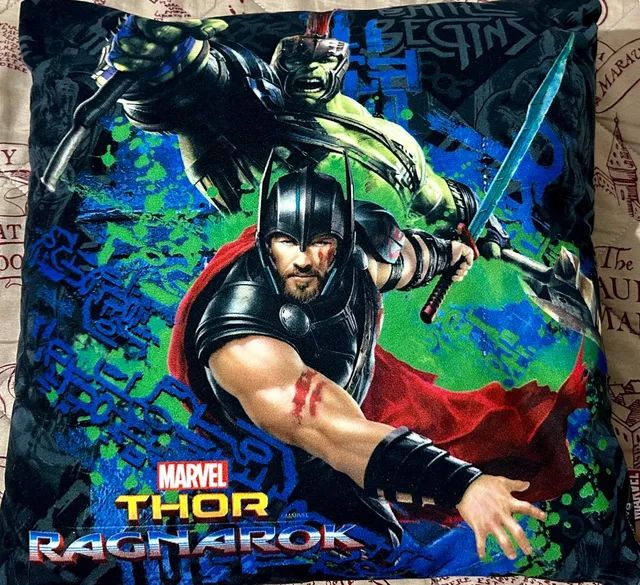 Almofada Thor/hulk ragnarok 