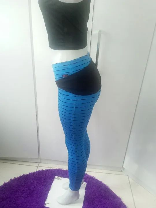 Legging azul com detalhes em preto - Foto 3