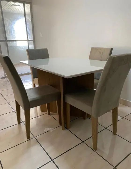 mesa de 4 lugares na promoção