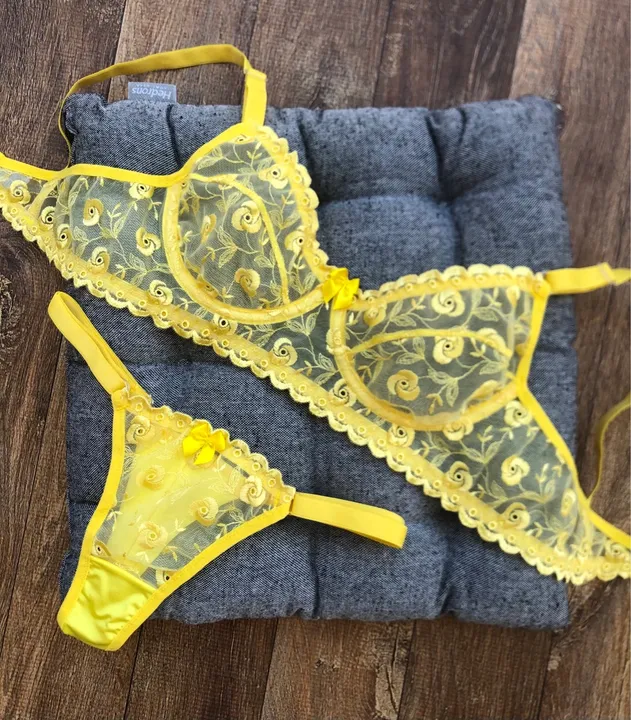 Conjunto de Lingerie Renda Amarela