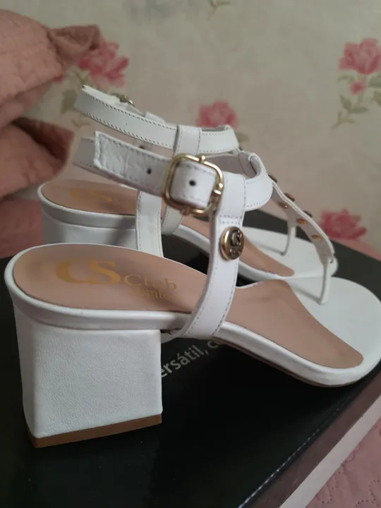Sandália branca Carmen Steffens - salto bloco