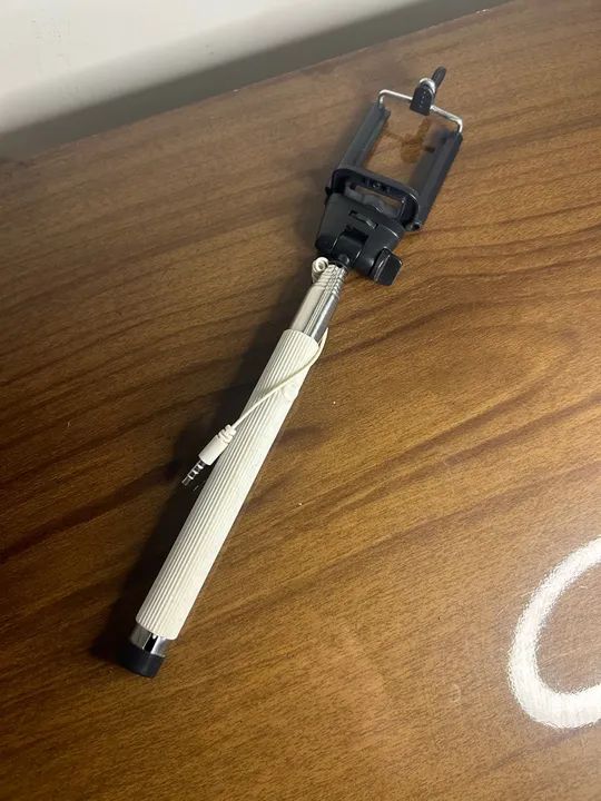 Selfie Stick Extensível para Fotos e Vídeos