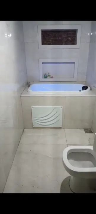 Banheiras pequenas e charmosas, essa cabe no seu banheiro.