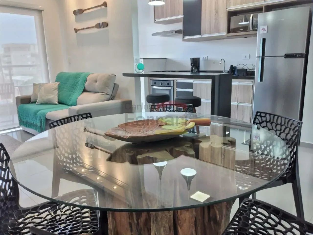 Apartamento localizado no Centro de Ubatuba - SP. 2 dormitórios, varanda gourmet e porteir - Foto 2